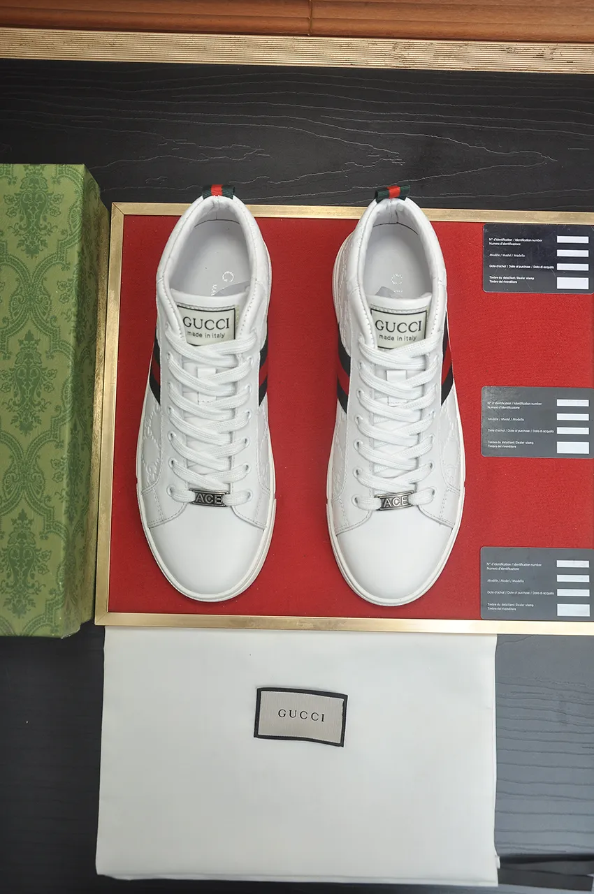 Men's shoes 💰480💶【GUCCI】1:1 men's sports shoes from the official website are now on the market. They are made of original silk cowhide + first-layer sheepskin lining, plus the original 1:1 comfortable outsole from the official website. Fashionable and versatile, super comfortable and breathable! Available in 2 colors: black, standard shoe size 38/45 (custom-made size 45 is non-refundable)